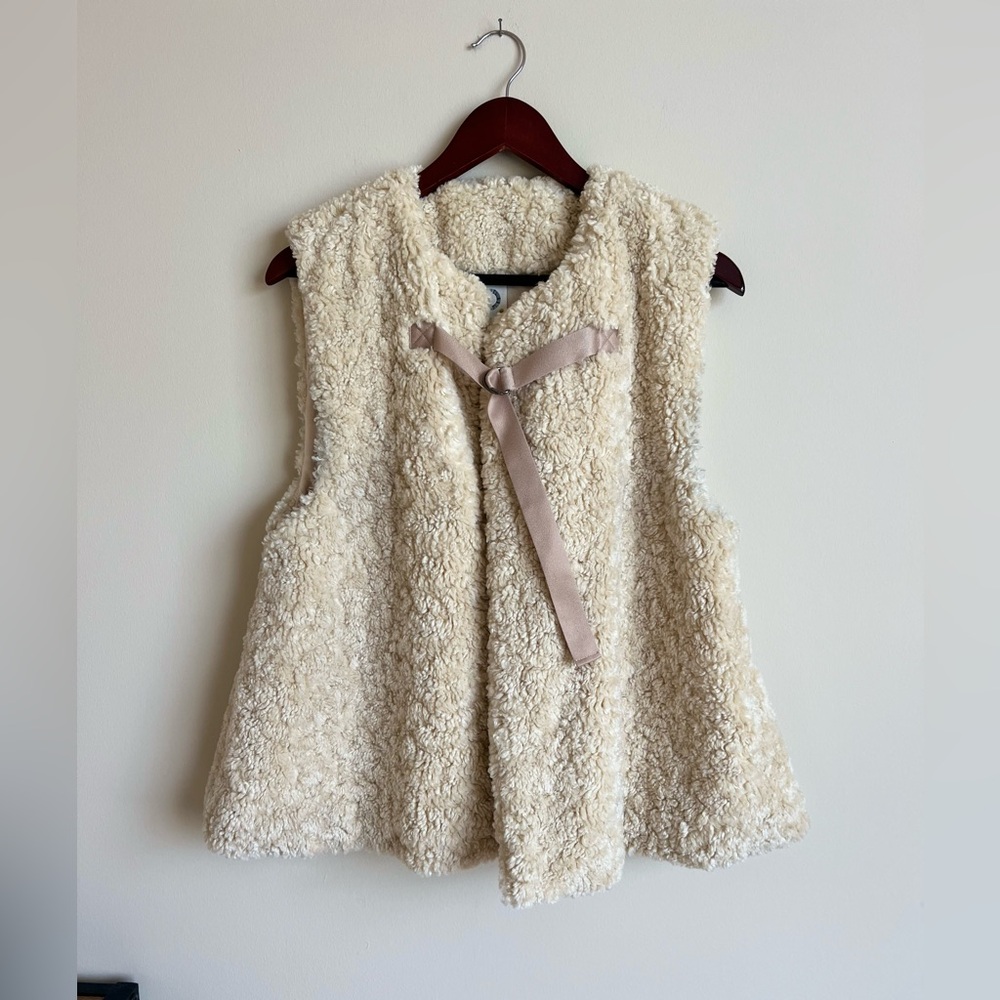 Akemi + Kin Women's Vest Alonna Teddy Plush Fur One Size Faux Sherpa Ivory Open